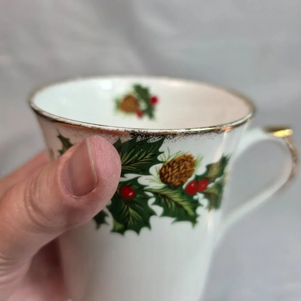 Rosina China Queens Yuletide Scalloped Dinner Plate White with Green & Red Holly